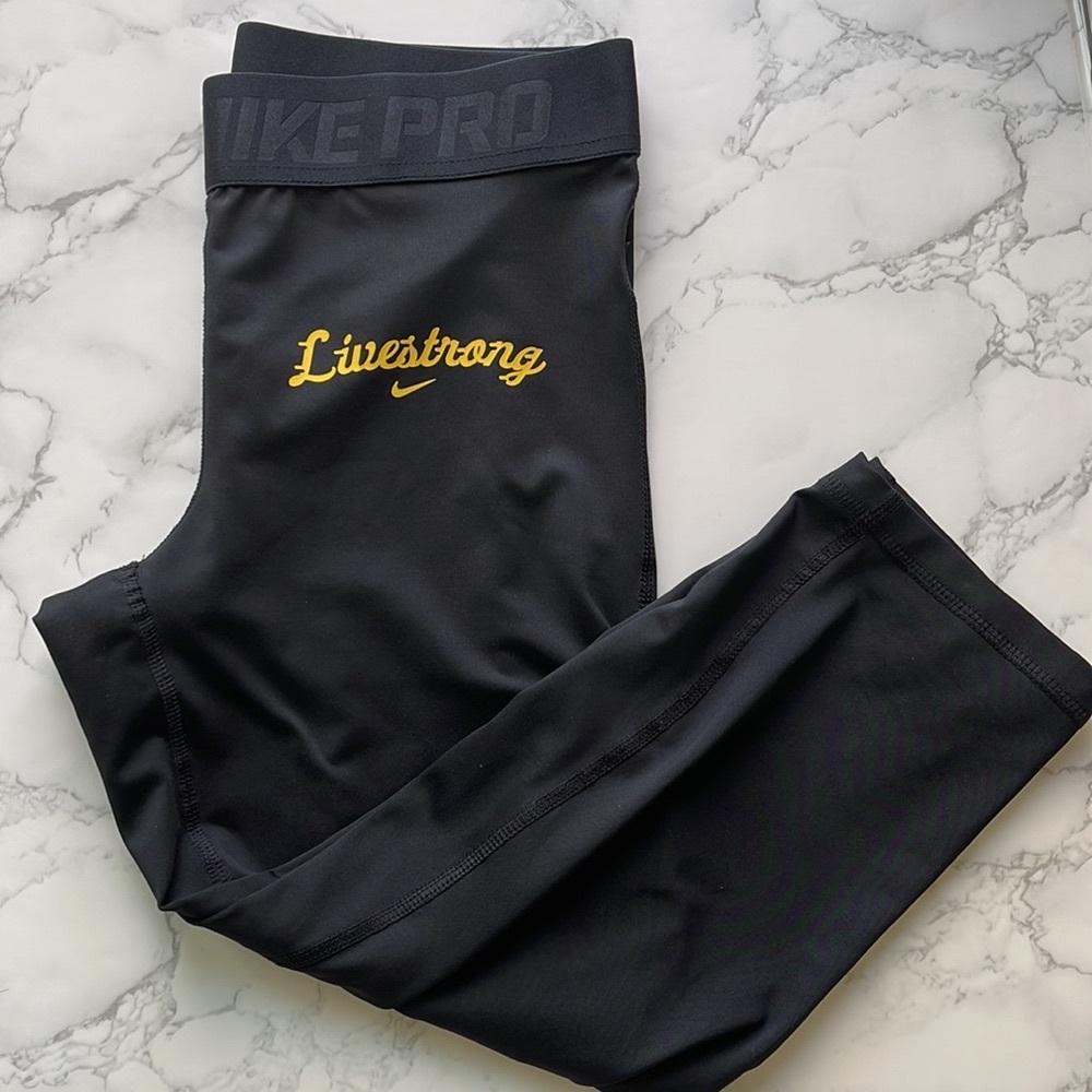 Nike Pro Black Capri